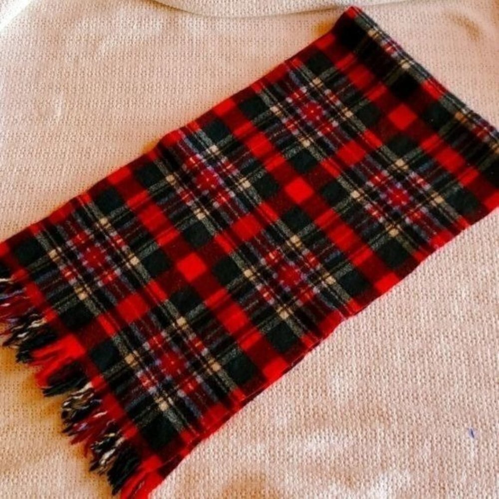 Pendleton Vintage Sz.‎ 44" x 11.25" 100% Wool Red Plaid Fringed Scarf